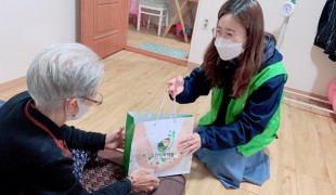 빈곤어르신 봄나물 도시락 지…